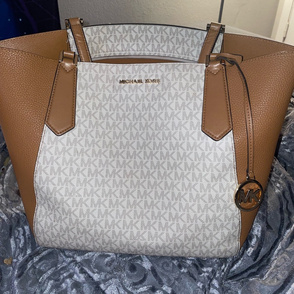 Mk purse